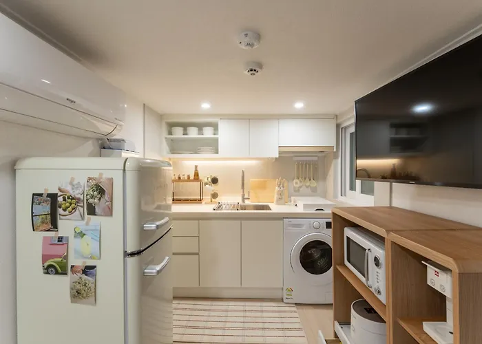 Nocleg ze śniadaniem Free Luggage Storage, Terrace, 7 Min From Ddm Station, 3br