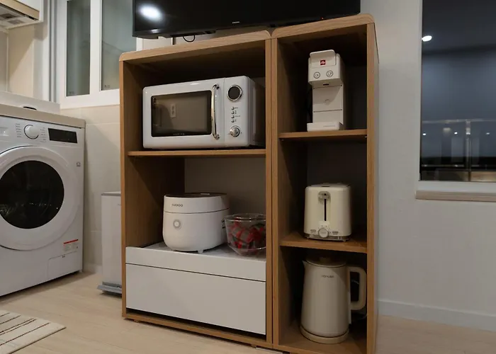 Nocleg ze śniadaniem Free Luggage Storage, Terrace, 7 Min From Ddm Station, 3br *